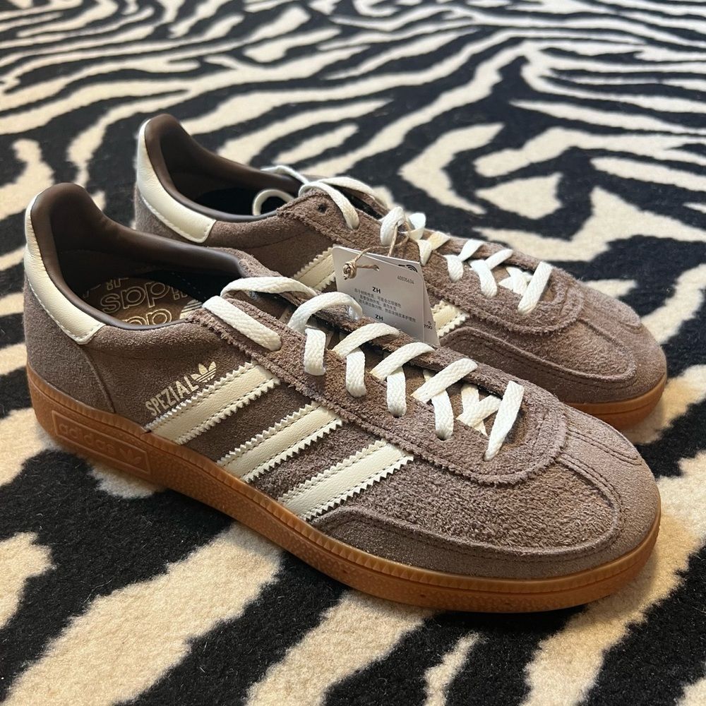 NWT Adidas Handball Spezial Sneakers Earth Strata Off White Gum Sz Women 6.5 - Picture 8 of 15